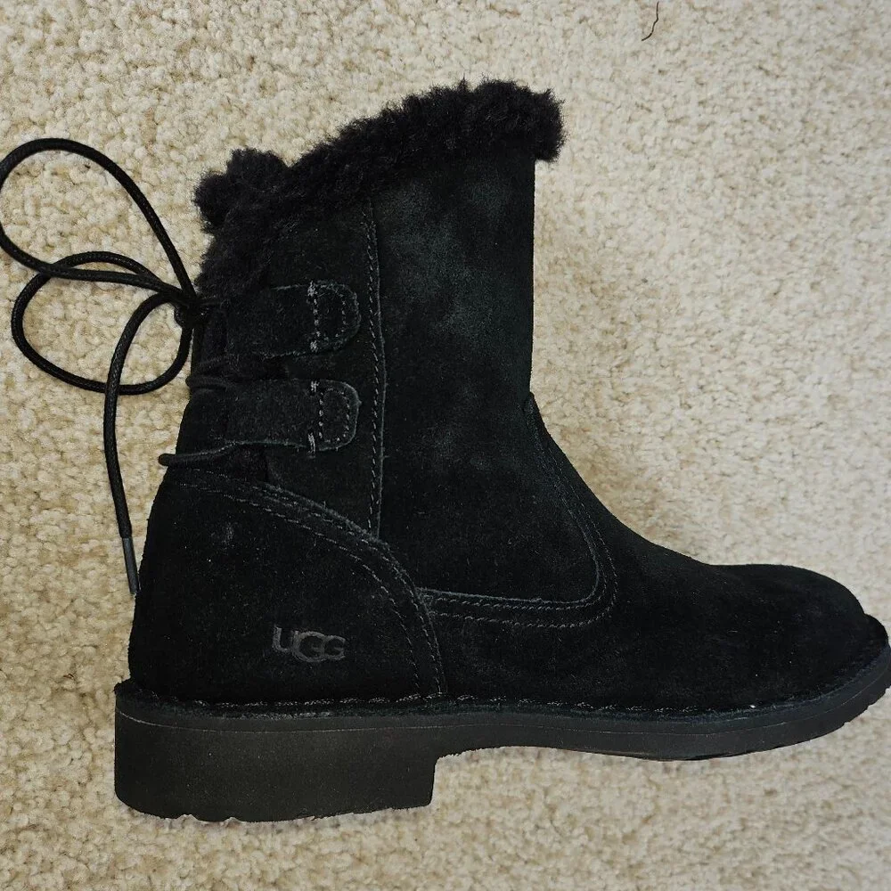 NWOT UGG BLACK SUEDE BOOTS with LACE UP BACK TIES  & COZY PLUSH LINING SIZE 6 - Picture 2 of 12